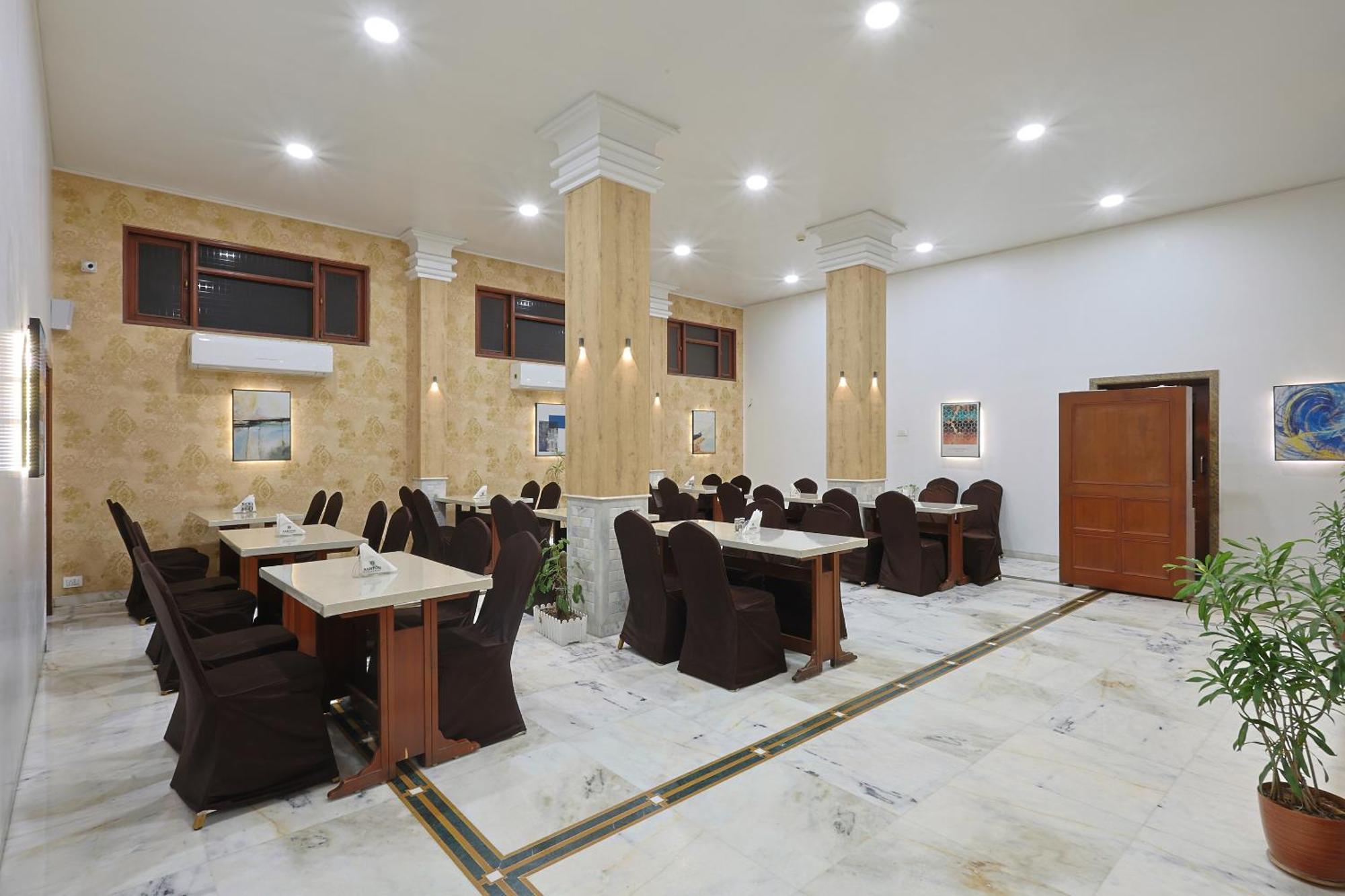 Hotel Apex Сурат Экстерьер фото