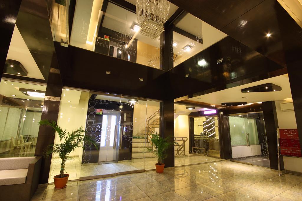 Hotel Apex Сурат Экстерьер фото